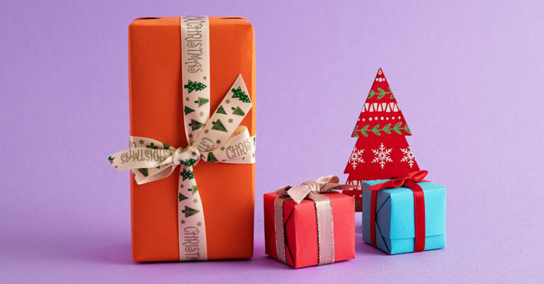 Venipak pasiruošę pristatyti šventines dovanas jūsų verslo vardu!