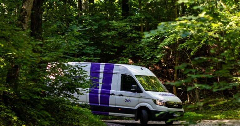 Žmonės internetu užsisako viską – net maistą_Venipak nuotr.